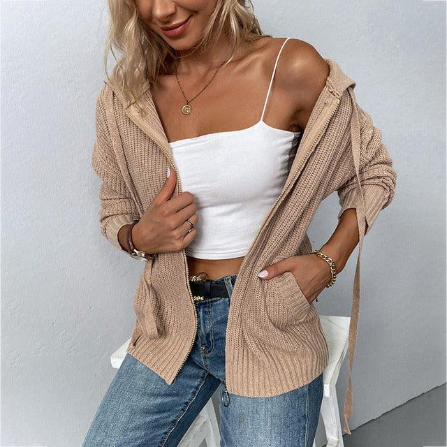 "Elegante gebreide zip capuchonvest voor vrouwen, met zachte textuur en capuchon, ideaal voor zowel casual als geklede looks.