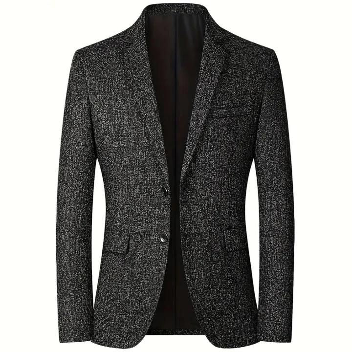 "Elegante herenblazer in marineblauw met klassieke revers en getailleerd silhouet, ideaal voor elke gelegenheid."