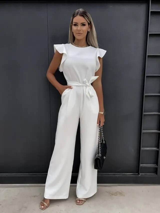 "Elegante jumpsuit met vlindermouwen en wijde pijpen, stijlvol voor formele en casual gelegenheden, beschikbaar in diverse kl