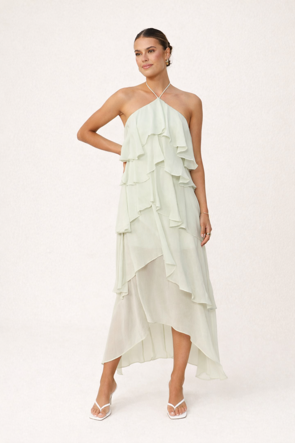 Luchtige dames halterjurk, ideaal als elegante zomerjurk of feestjurk. Perfect voor een warme avond.