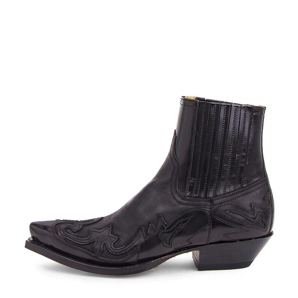 "Elegante leren western cowboylaarzen met authentiek borduurwerk, duurzaam, comfortabel en geschikt voor elke gelegenheid."