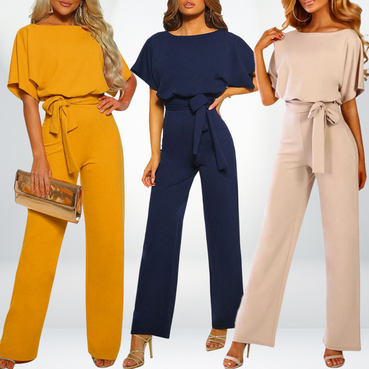 "Elegante luchtige Saphire jumpsuit, blauw, met flatterende pasvorm en ademende stof, geschikt voor elke gelegenheid."