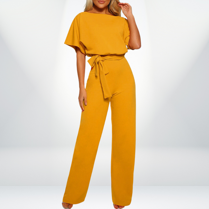 "Elegante luchtige Saphire jumpsuit, blauw, met flatterende pasvorm en ademende stof, geschikt voor elke gelegenheid."