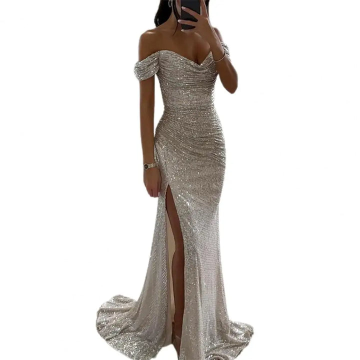 "Elegante off-shoulder maxi jurk met lovertjes, geplooide mouwen en V-hals, geschikt voor avondfeesten of chique gelegenheden