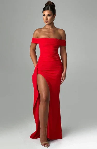 Elegante dames off-shoulder maxijurk, een chique avondjurk of bruiloftsjurk. Perfect voor speciale gelegenheden.