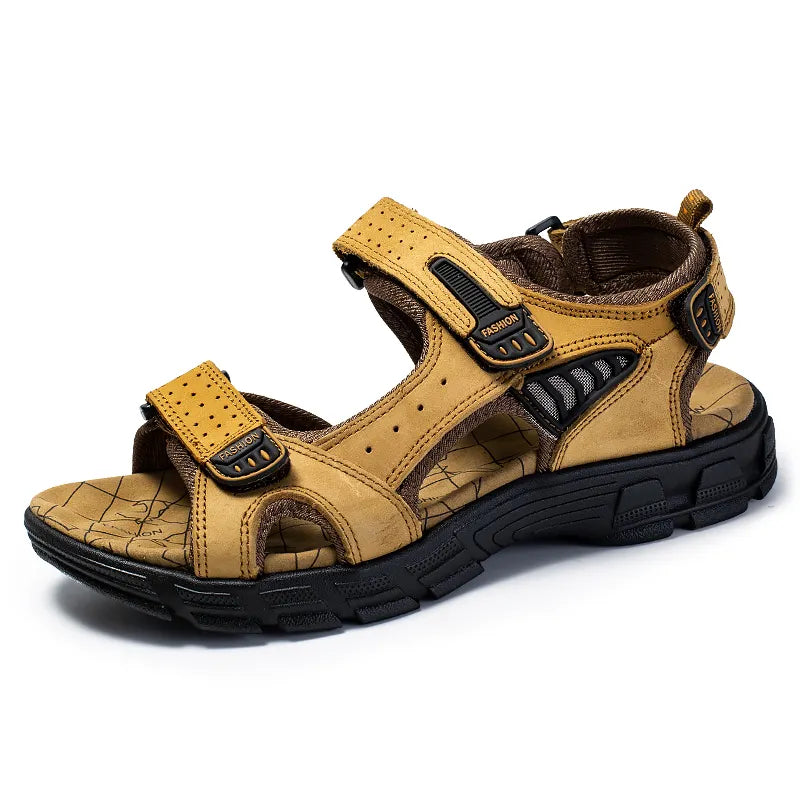 "Elegante orthopedische sandalen voor heren, met verstelbare bandjes en gewelfde ondersteuning, minimaliseert voetpijn."