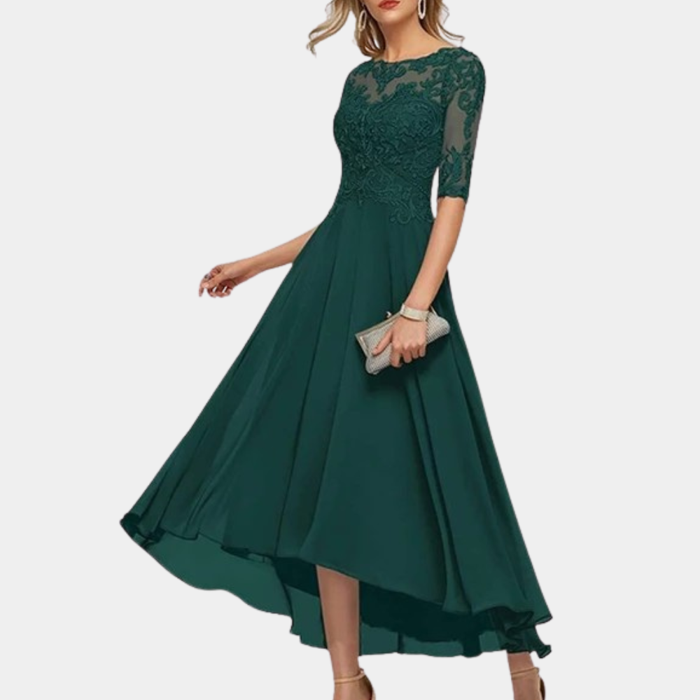 "Elegante roze A-lijn feestjurk voor dames met sierlijke kanten details, perfect voor zomerse feesten en speciale gelegenhede