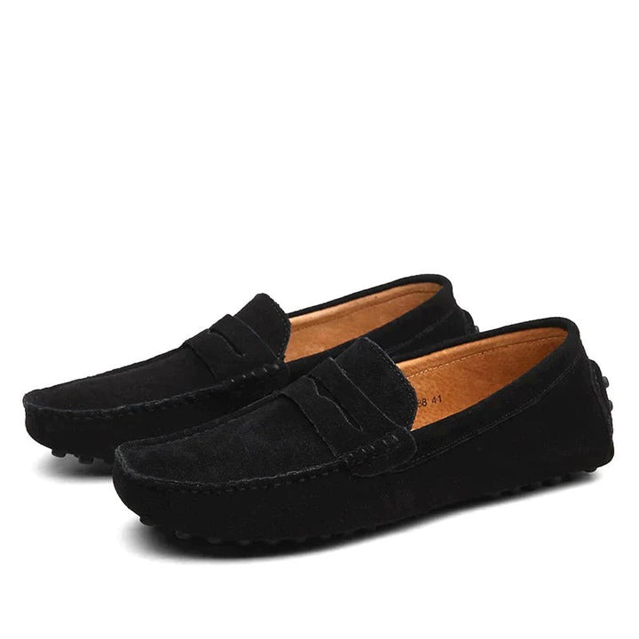 "Elegante suède herenloafers in Italiaanse stijl, bruine kleur, met comfortabele pasvorm voor casual en formele gelegenheden.
