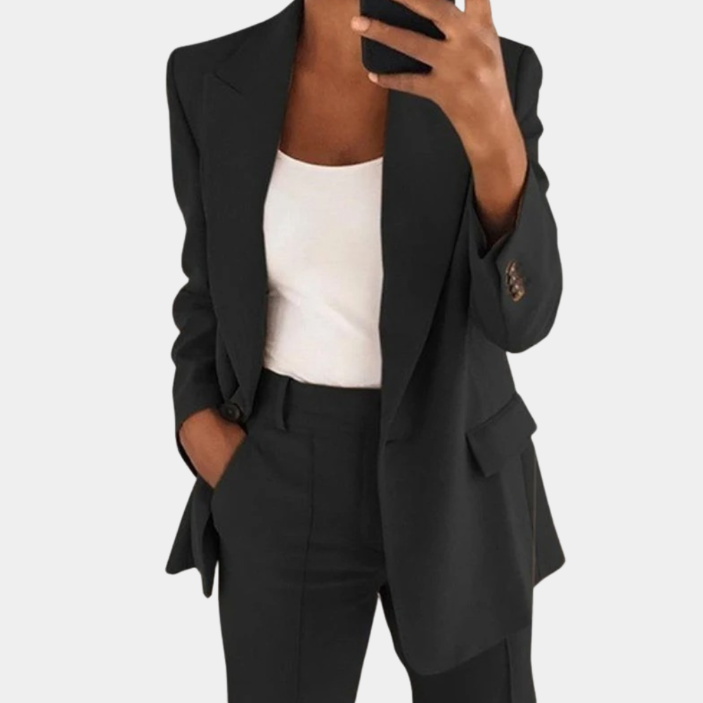 "Elegante zwarte dames blazer set, stijlvol voor elke gelegenheid, combineerbaar met zakelijke en casual looks."