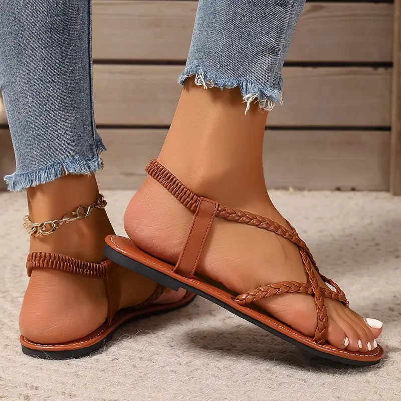 "Ergonomische Imogen dames sandalen, minimalistisch design, instapper met verstelbare bandjes, stijlvol en comfortabel."