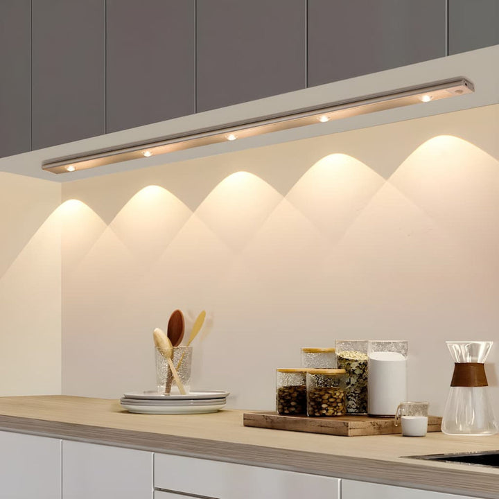 LED armatuur gemonteerd als sfeervolle keukenverlichting