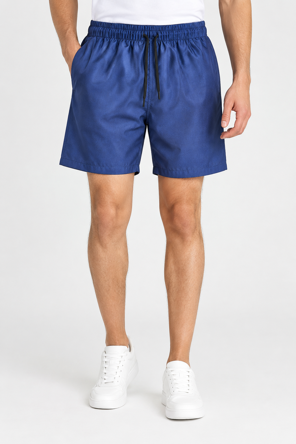 Moderne heren zwembroek, essentieel voor zomerse dagen, sneldrogend en comfortabel voor sport.