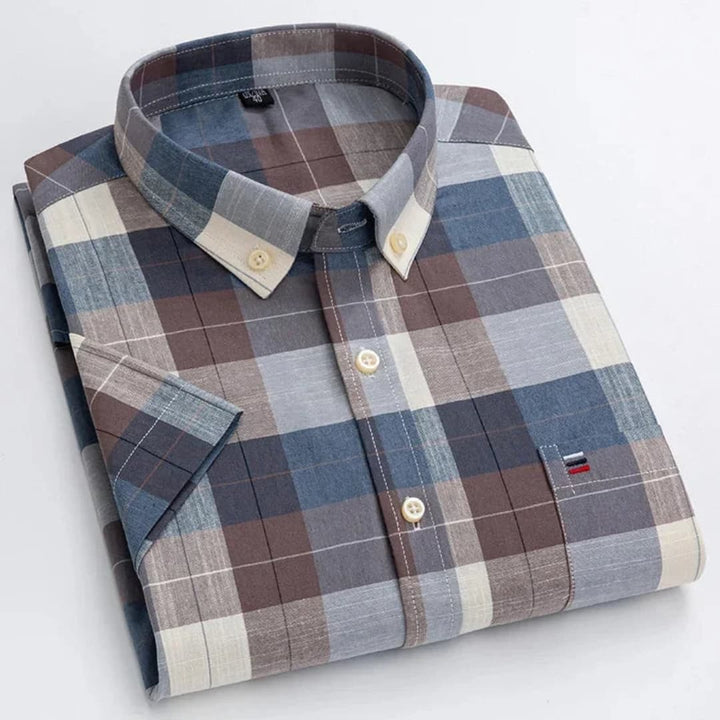 Trendy herenmode: geruit overhemd korte mouwen, perfect voor een stijlvolle kantoorlook of casual outfits.