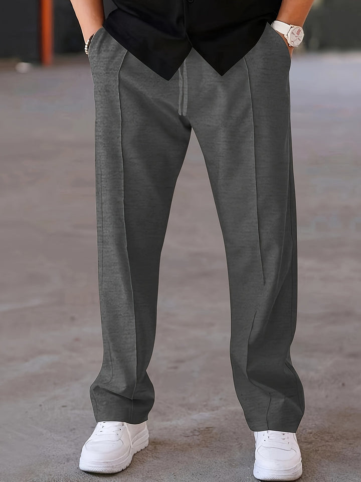 Abrikooskleurige herenbroek, perfect voor een tijdloze en comfortabele garderobe.