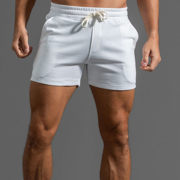 Flexibele heren sportshort, perfect voor actieve vrije tijd en zomerse dagen, met moderne pasvorm.
