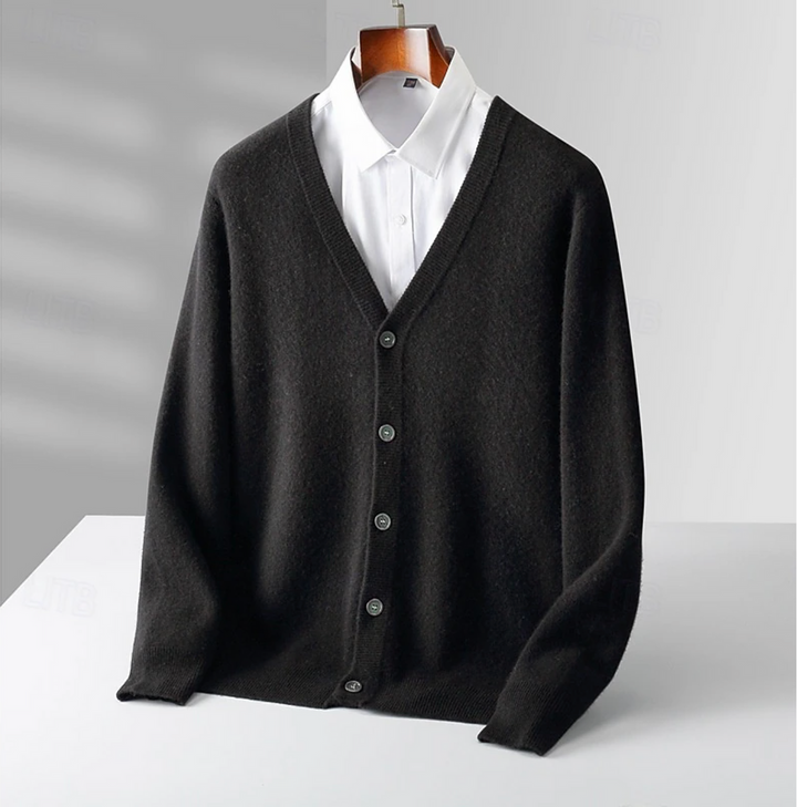 Elegant heren knoopvest met lange mouwen. Ideaal voor smart-casual looks, warm en comfortabel.