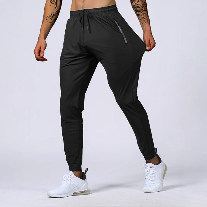 Lichtgewicht heren joggers met ademende stof. Comfortabele athleisure broek, ideaal voor sport en ontspanning.