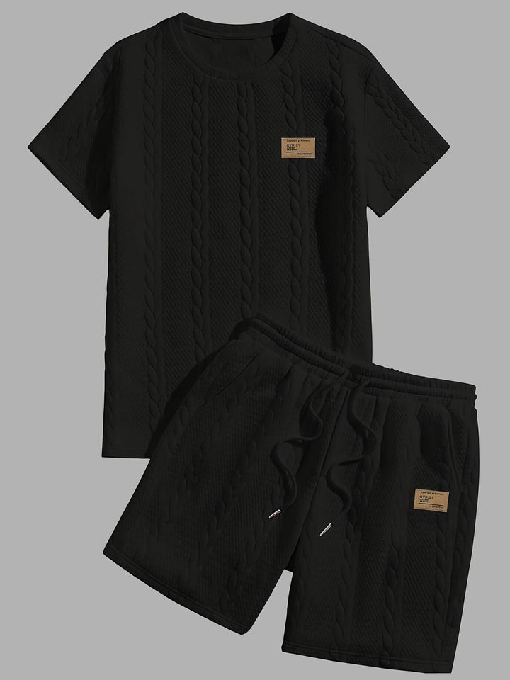 Trendy heren zomerset: T-shirt met ronde hals en shorts met trekkoord, perfect voor casual zomerkleding.