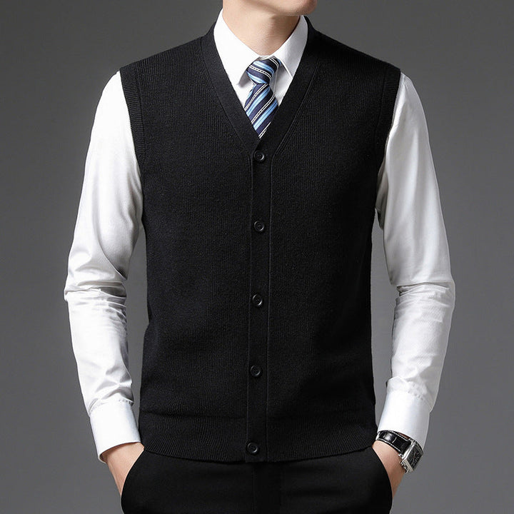 Casual chique heren vest mouwloos met knoopsluiting en V-hals, gecombineerd voor een moderne, elegante look.