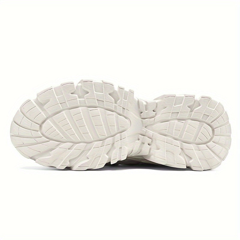 Populaire heren sneakers met dikke zool getoond vanuit een hoek