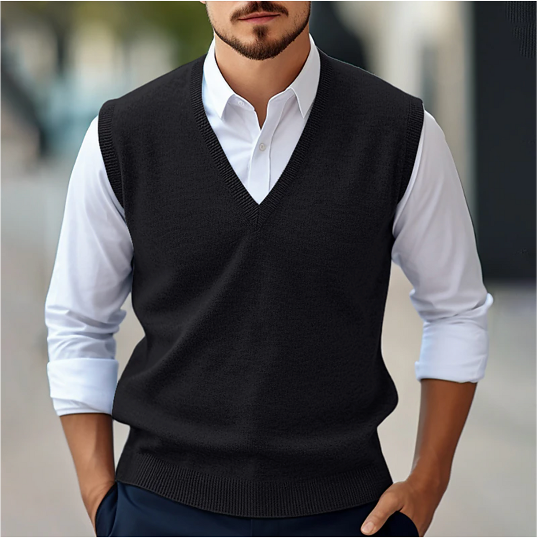 Nette heren mouwloze v-hals trui, gebreid voor comfort en stijl. Essentieel casual vest voor herfst/winter.