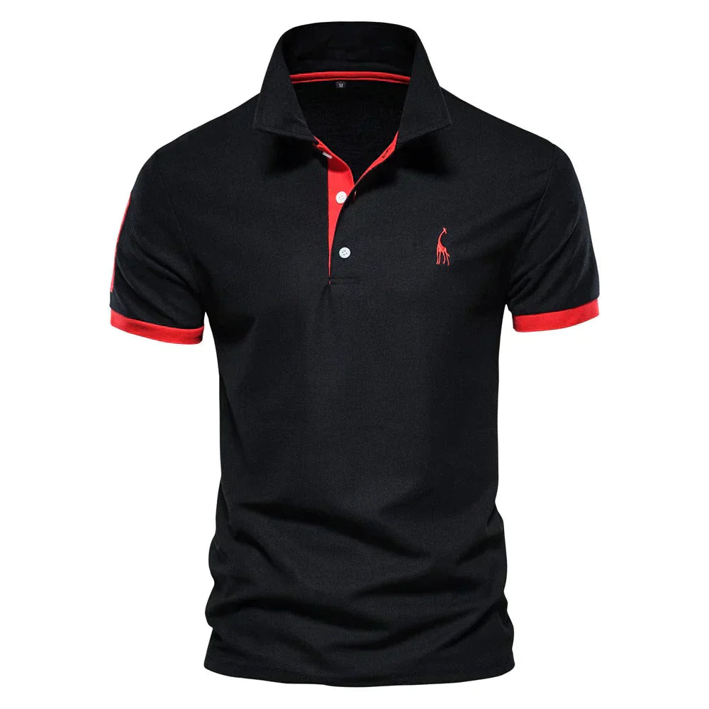Modieuze herenmode polo t-shirt getoond op witte achtergrond