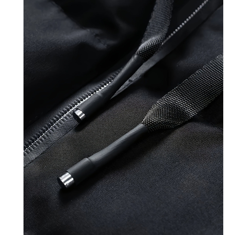 Zwarte heren bodywarmer getoond vanaf de achterkant met capuchon