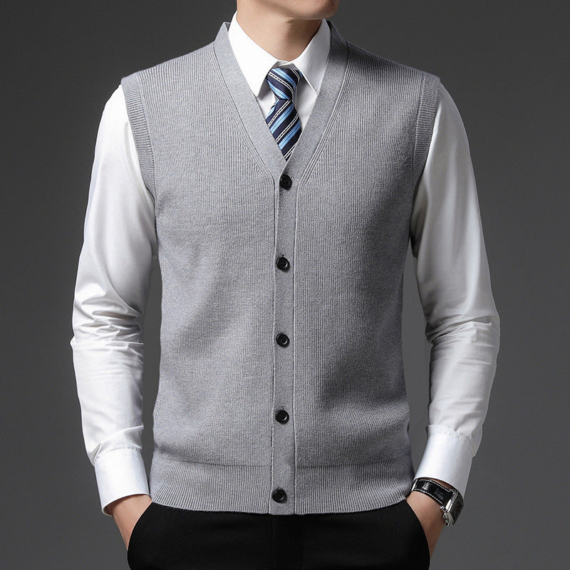 Detaillering van een elegant heren vest met klassieke knoopsluiting en verfijnde V-hals voor tijdloze mode.