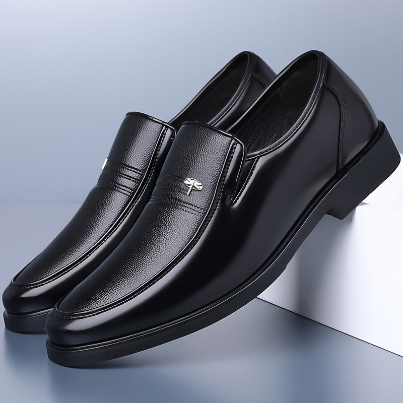 Elegante zwarte heren loafers, veelzijdige slip-on schoenen voor dagelijks gebruik of een chique evenement.