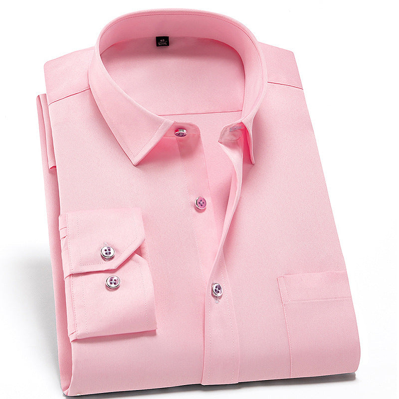 Detail van de reverskraag van een elegant heren overhemd; comfortabele pasvorm voor smart casual look.
