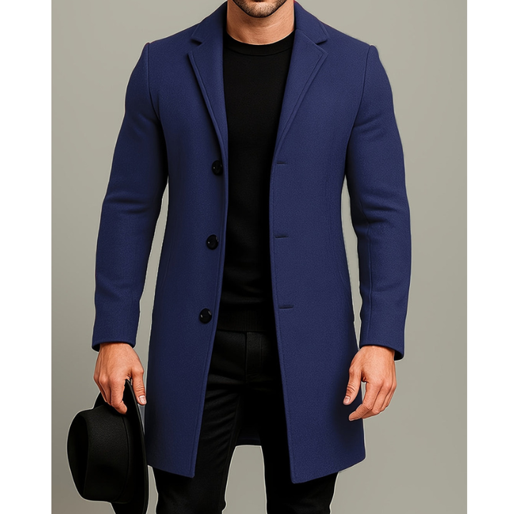 Warme en stijlvolle lange heren winterjas. Comfortabele mantel met knoopsluiting, ideaal voor koude wintermode.