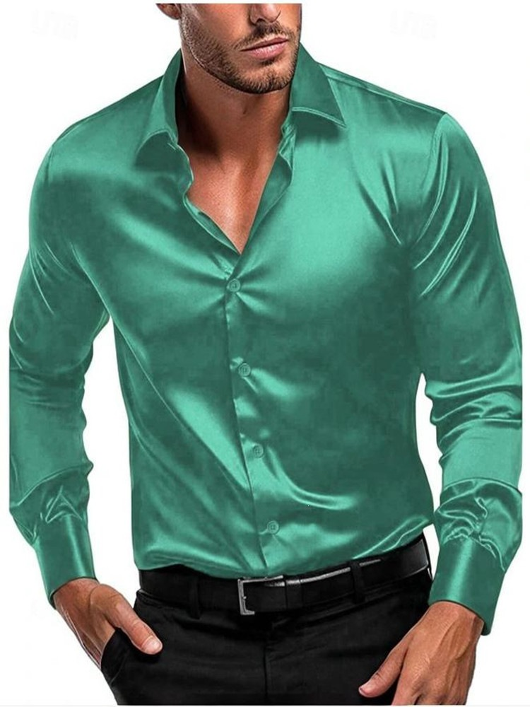 Modern heren overhemd, comfortabel en elegant, ideaal voor elke gelegenheid van werk tot vrije tijd.