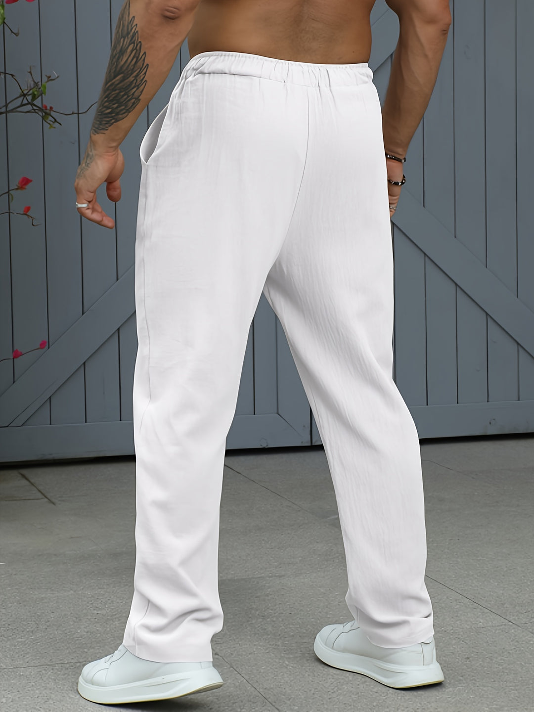 Relaxte pasvorm heren joggingbroek. Gemaakt van lichtgewicht en ademend linnen-katoen voor ultiem comfort.