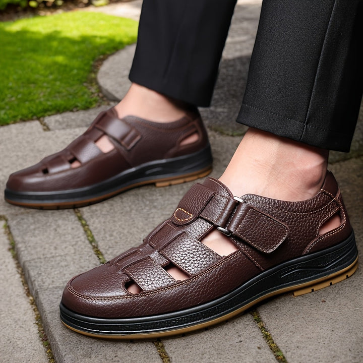 Duurzame zwarte heren sandalen, ademend en antislip, ontworpen voor comfort en lange levensduur.