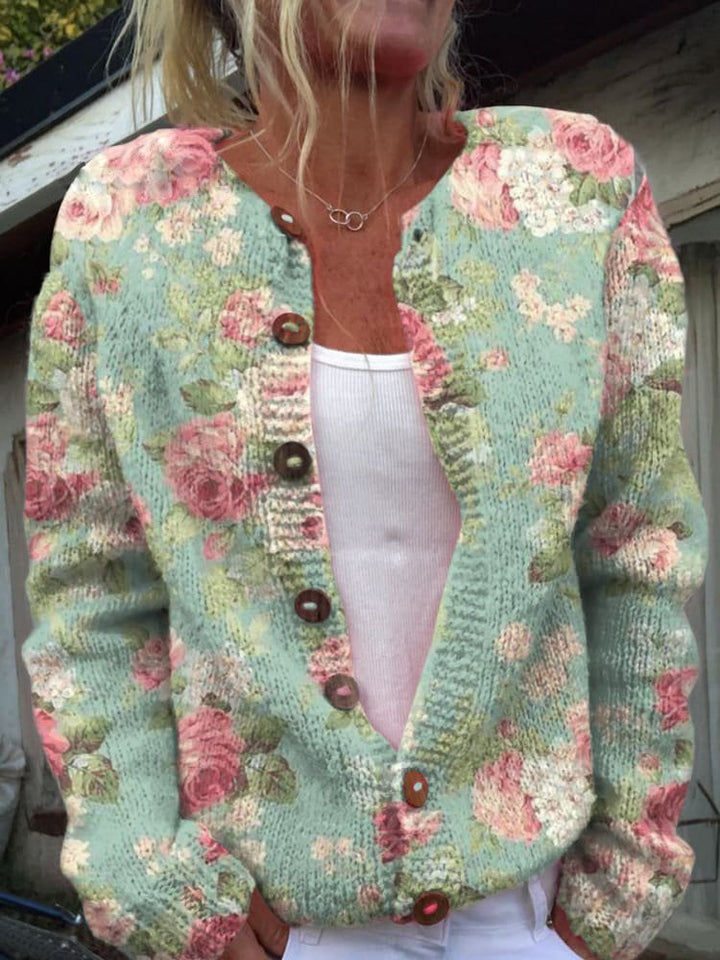 Warm gebreid dames cardigan met stijlvolle print. Ideaal als modieus en comfortabel wintervest.