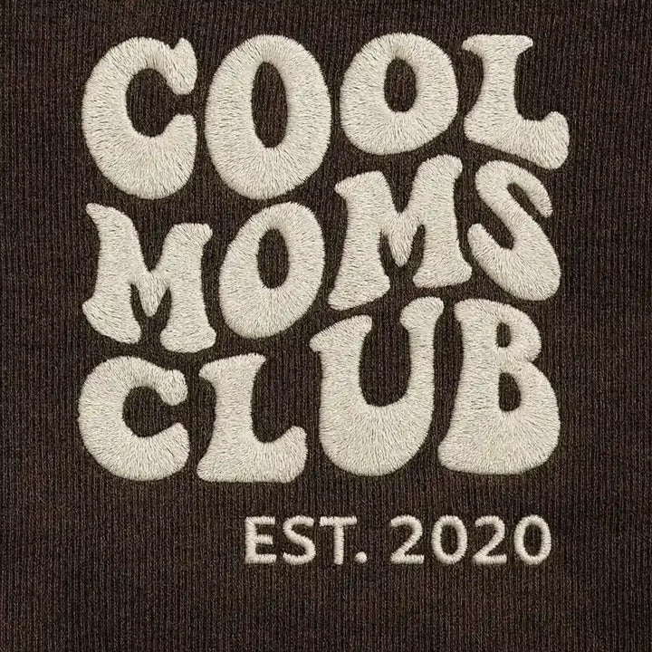 Mooi gepersonaliseerd dames sweatshirt met naam of datum, een dierbaar Moederdag cadeau.