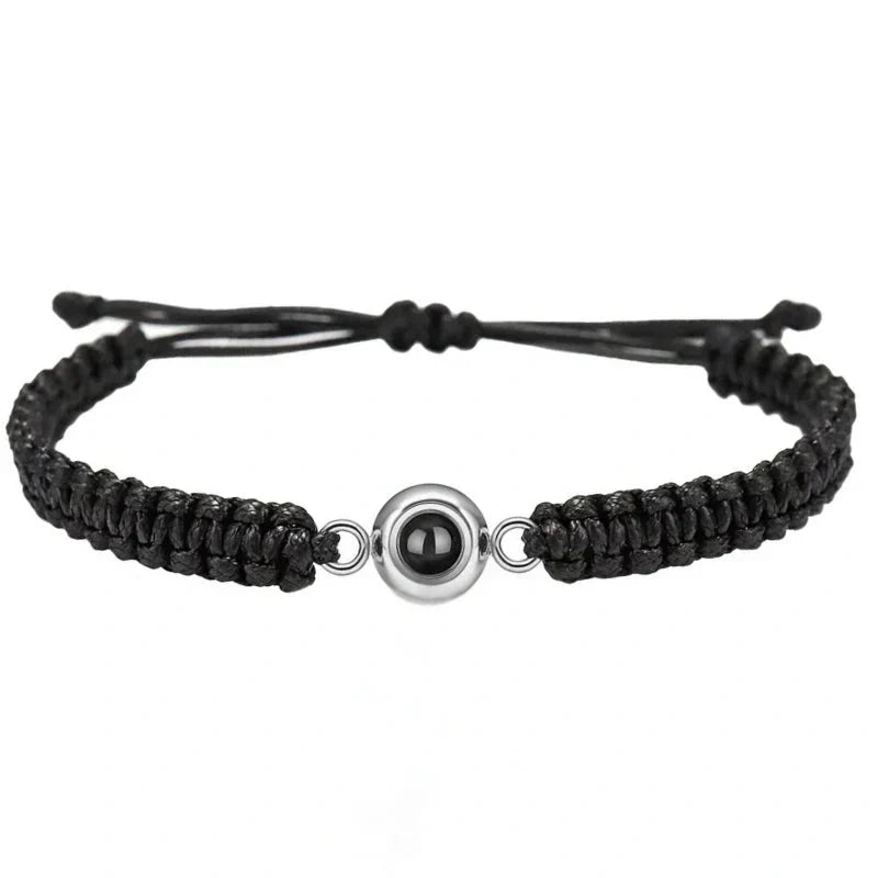 "Gepersonaliseerde foto projectie armband in zwart, unieke sieraden met verstelbaar ontwerp voor persoonlijke herinneringen."