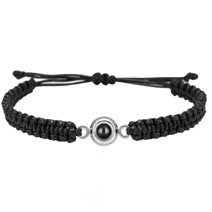 "Gepersonaliseerde foto projectie armband in zwart, unieke sieraden met verstelbaar ontwerp voor persoonlijke herinneringen."