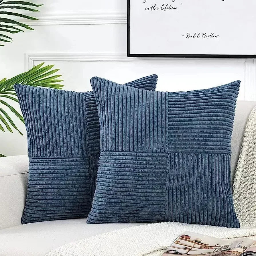 Vierkante ribfluwelen kussenhoes als gezellige decoratie, voegt warme textuur toe aan elk interieur.