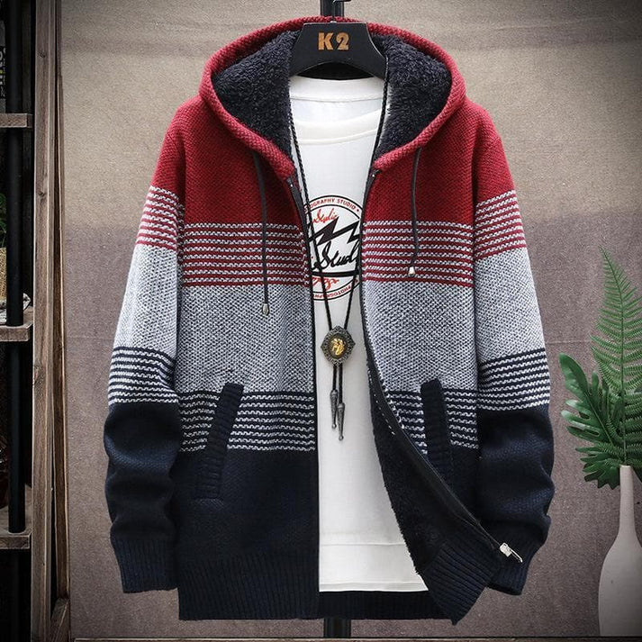 Rood comfortabel heren vest met capuchon. Ideaal als lange wintermode en casual herenvest.