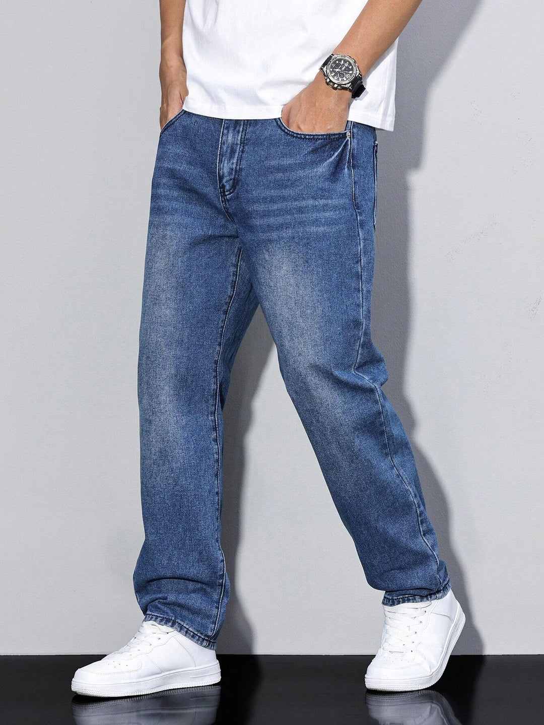 Duurzame heren jeans: baggy model van stevig denim, geschikt voor streetwear en maximaal comfort.