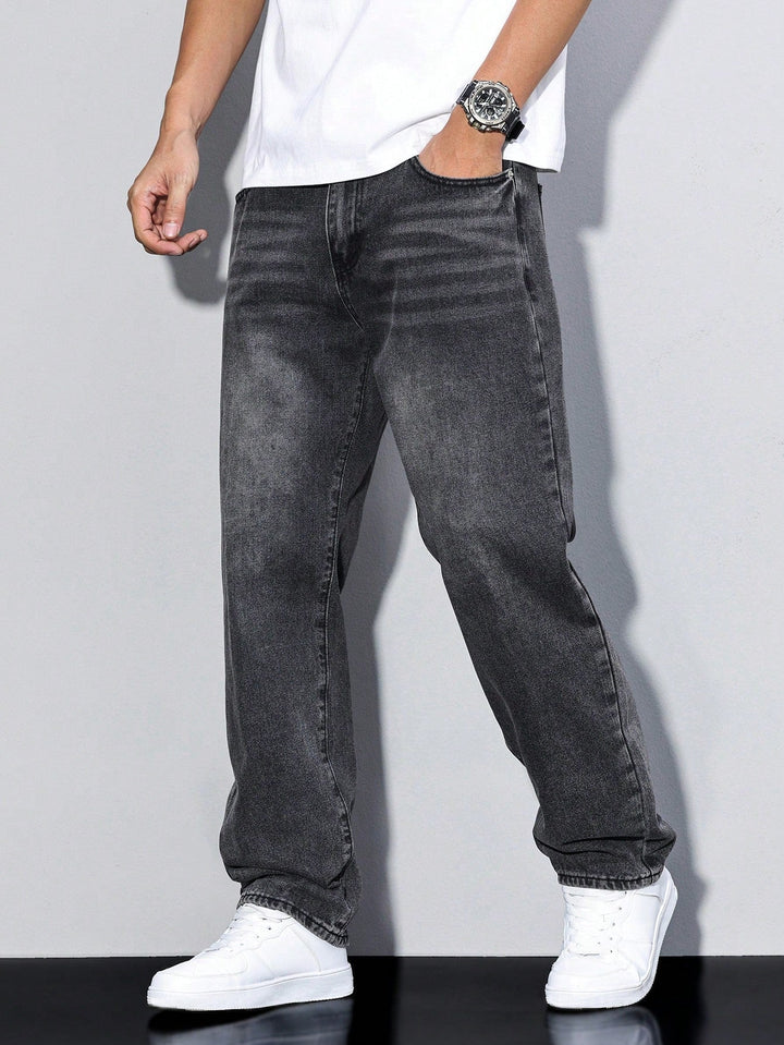 Trendy herenmode: baggy jeans in denim, essentieel voor een casual en uiterst comfortabele stijl.