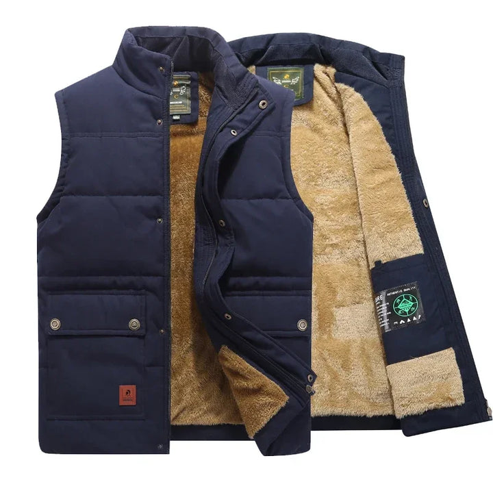 Heren bodywarmer, modern en comfortabel, ideaal voor stijlvolle gelaagde kleding op frisse dagen.