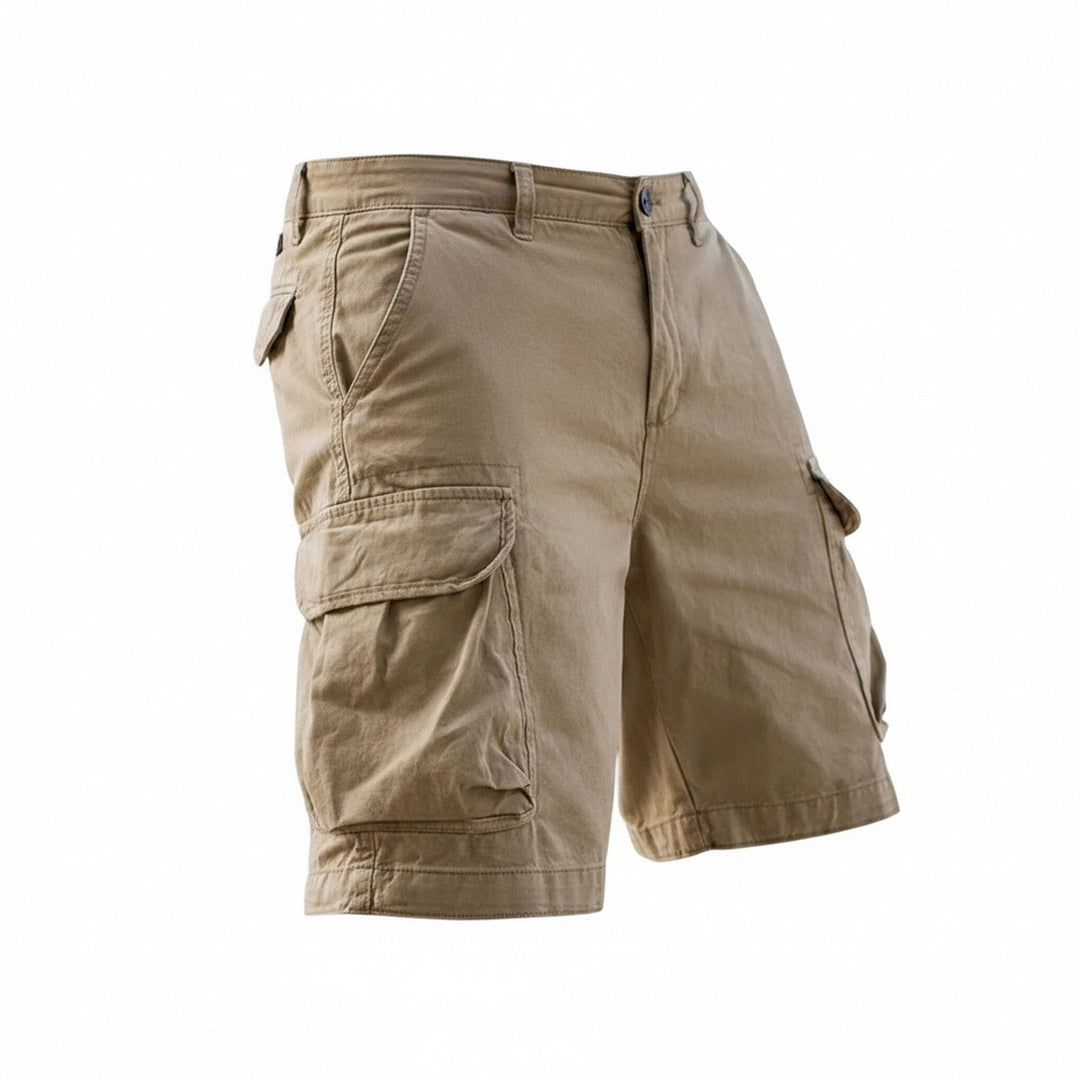 Heren cargo shorts met meerdere zakken en comfortabele pasvorm, ideaal voor zomerse casual herenmode.