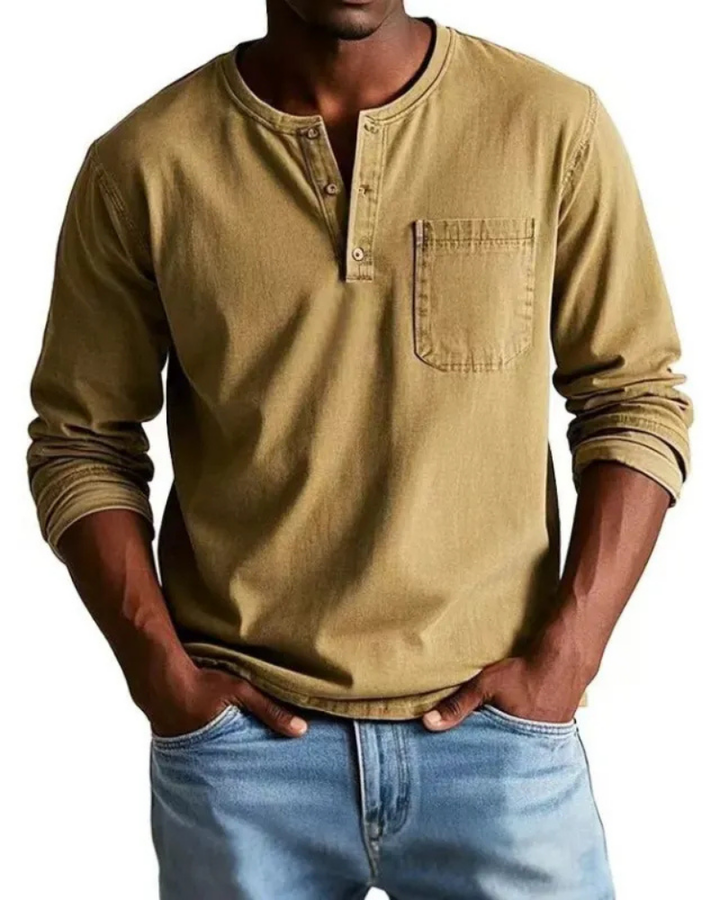 Denim look heren shirt met lange mouwen en praktische borstzak, casual en functioneel.