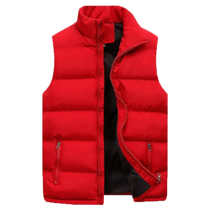 Rood heren gewatteerd vest met ritszakken, ideaal voor een sportieve look.
