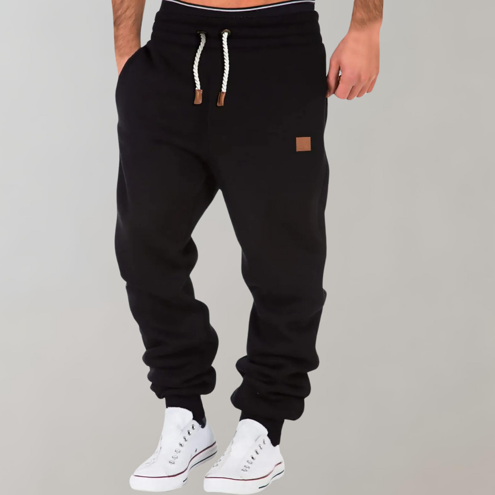 "Heren joggingbroek met zachte, ademende stof en verstelbare tailleband voor ultiem comfort en veelzijdigheid."