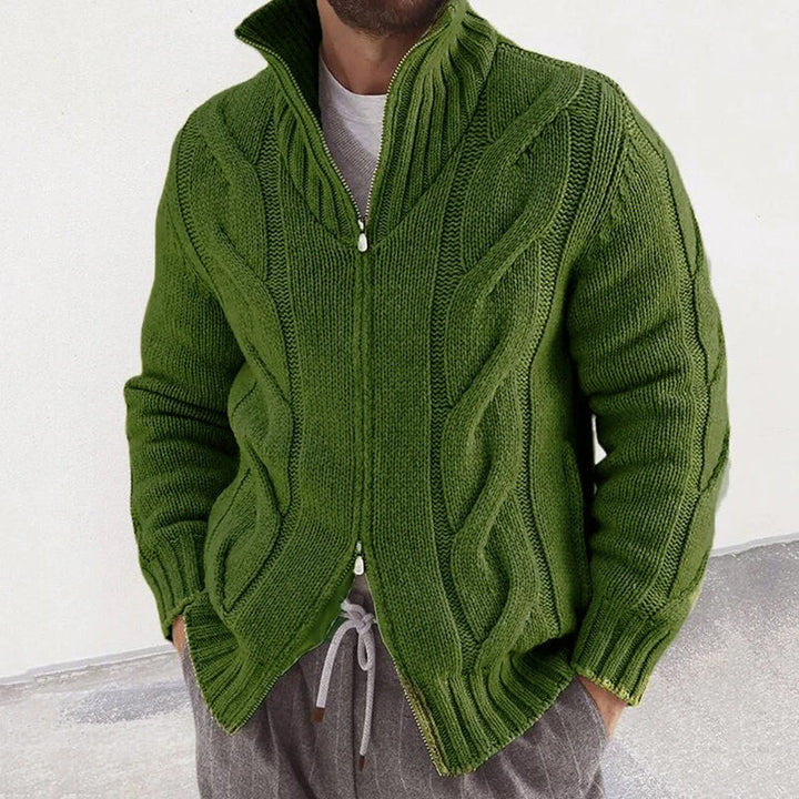 Elegante mannenmode: warme kabelgebreide trui met rits en opstaande kraag voor herfst/winter.