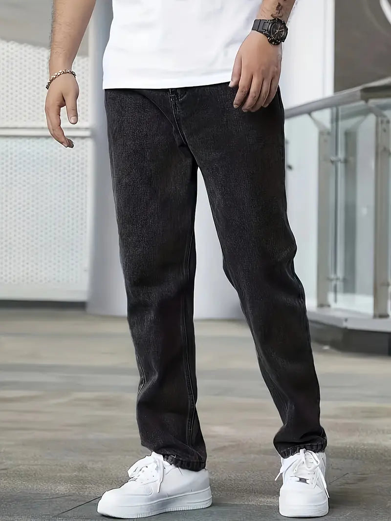 Duurzame heren jeans met rechte pijpen en lichte wassing, ontworpen voor langdurig draagplezier.