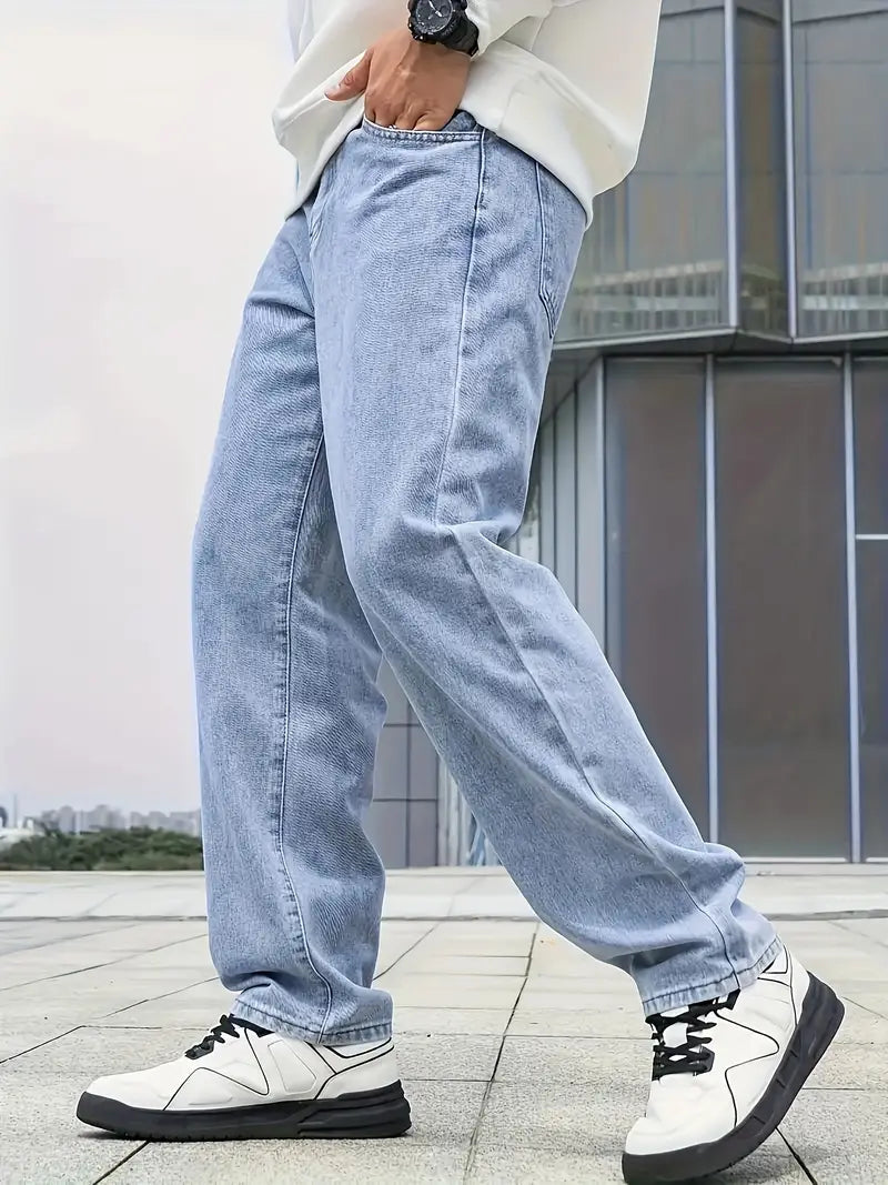 Gedetailleerde weergave van heren lange jeans met rechte pijpen en aantrekkelijke lichte wassing.